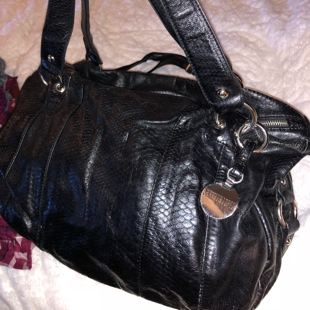 Jennifer Lopez black purse
